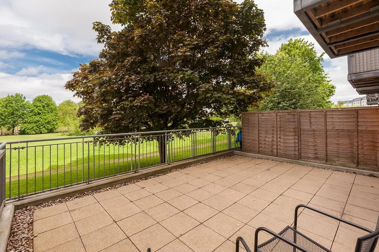The Lochend Residence Edinburgh Apartment
