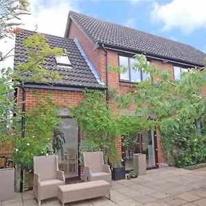 large-spacious-5-bedroom-3-5-bathroom-house.tophotelsbath.com/